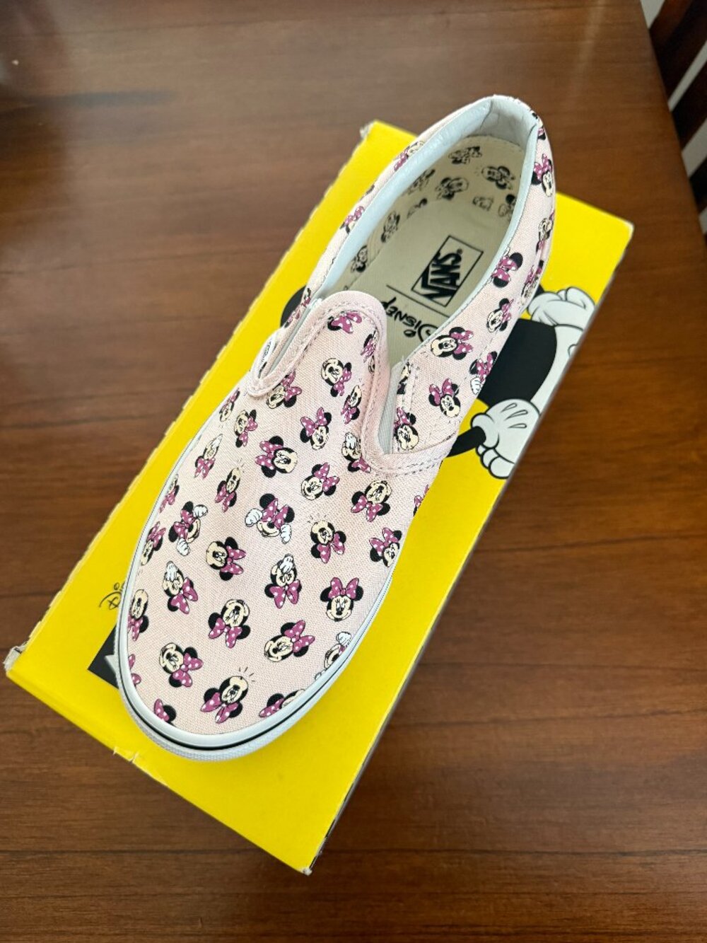 Minnie Mouse Disney Vans - Limited Edition
